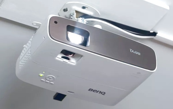 Benq Projeksiyon Lamba ve Anakart Tamiri